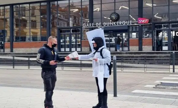 main-a-main-et-flagbag-2